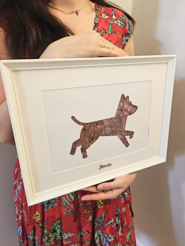 Obraz Pies, różowa chryzantema, 30×40